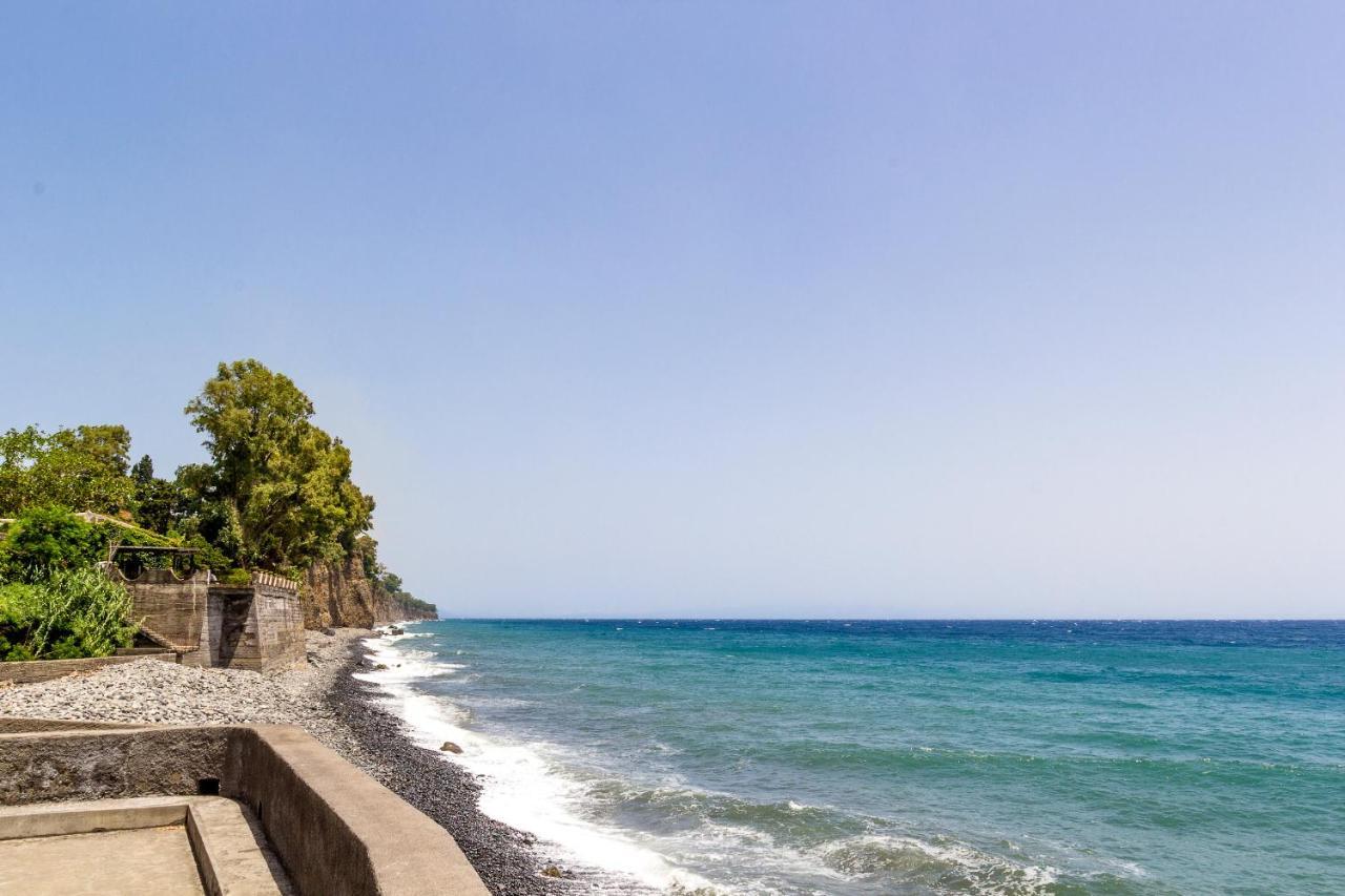Sea Paradise - Il Mare Sotto La Finestra Riposto ภายนอก รูปภาพ