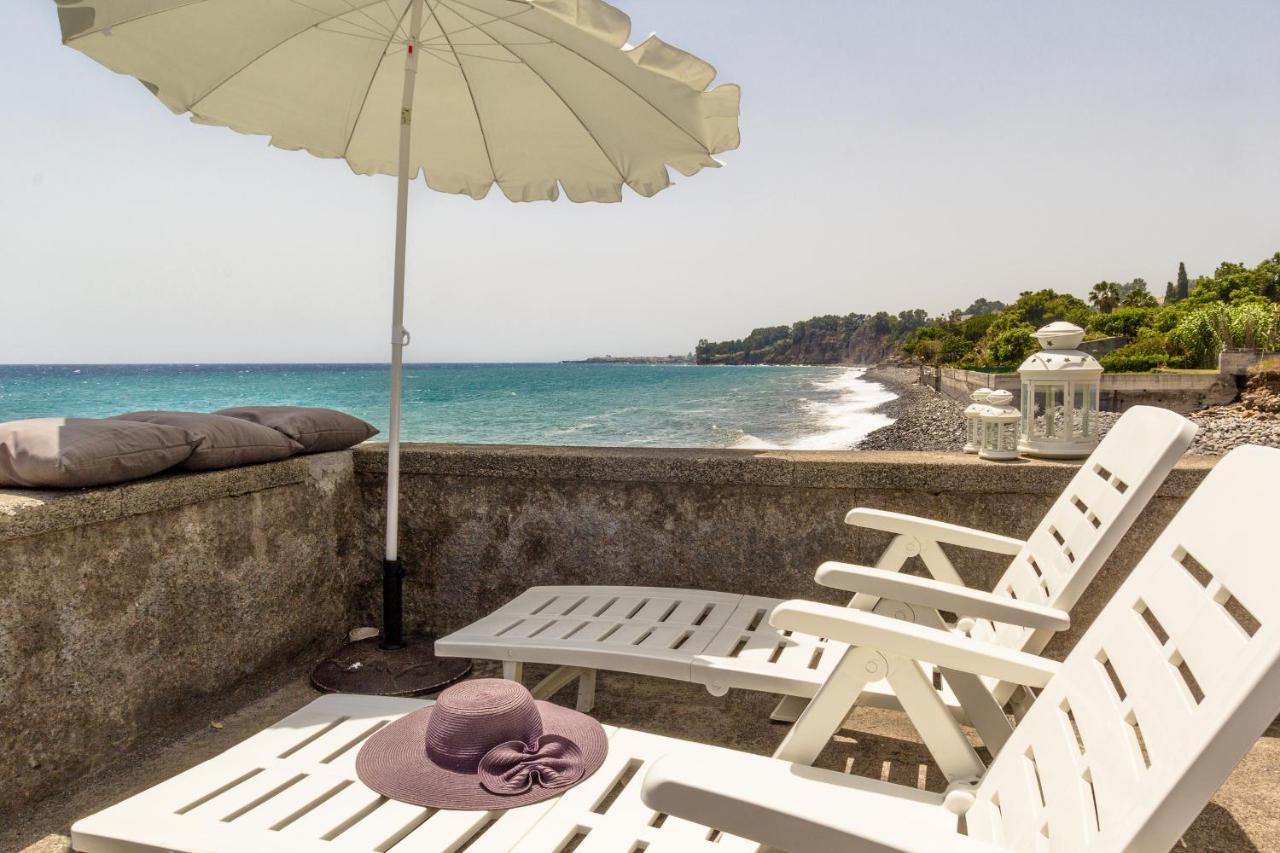 Sea Paradise - Il Mare Sotto La Finestra Riposto ภายนอก รูปภาพ